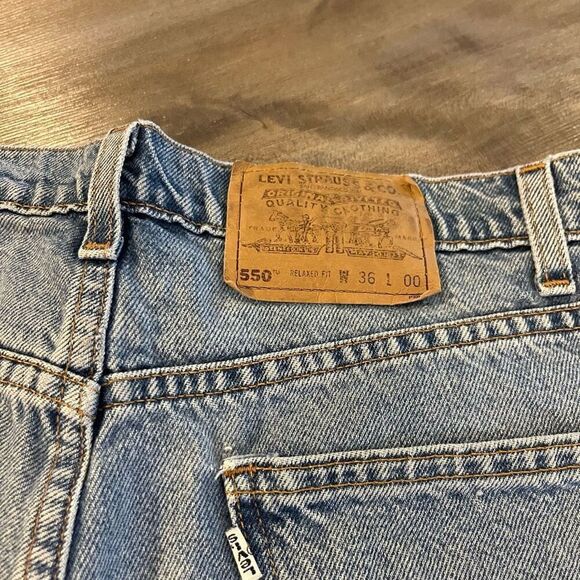Vintage Levi 550 Light Wash Denim Shorts Men 36 - Picture 5 of 6